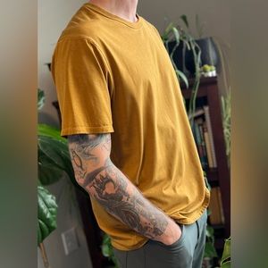 lululemon Fundamental T-Shirt Size Medium